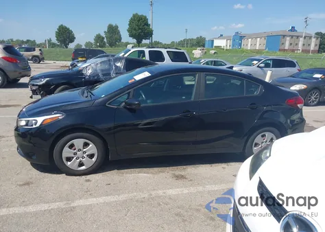 2017 Kia Forte Lx z USA, uszkodzony, nr VIN 3KPFK4A74HE159940